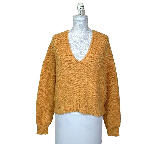 Free People Theo V Neck Eyelash Sweater Goldy Women Small NWT Super Soft - Picture 2 of 9